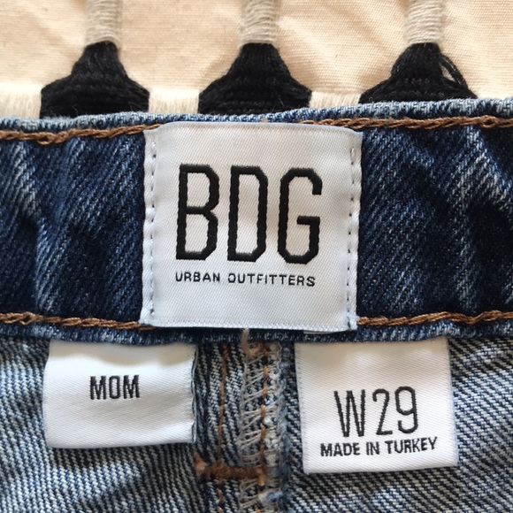 UO BDG Mom Cutoff Jeans High Waist Shorts sz 29 - Picture 6 of 12